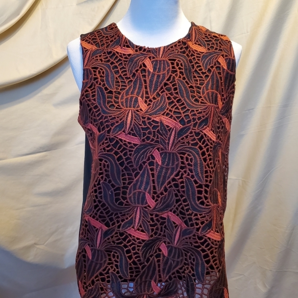 Banana Republic Orchid Lace Top Sleeveless Scallop